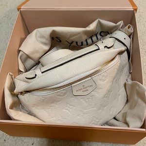 Louis vuitton bag like new full box